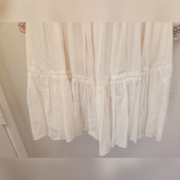 FREE PEOPLE Sun Beams Embroidered Off-The-Shoulder Mini Dress Size M - Picture 5 of 9